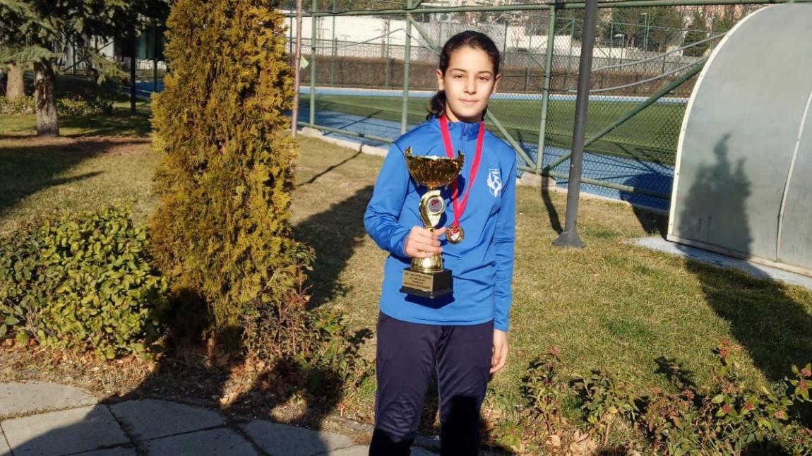 U13 Kadın Futbol Ligi'nde Şampiyon Olan Öğrencimizi Kutluyoruz.
